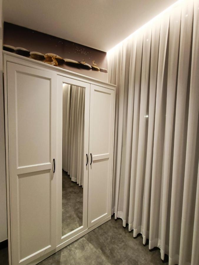 Luxury Aparment 5 Room 2 Minutes From The Beach Bat Yam Bagian luar foto