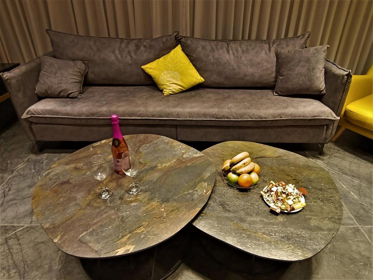 Luxury Aparment 5 Room 2 Minutes From The Beach Bat Yam Bagian luar foto